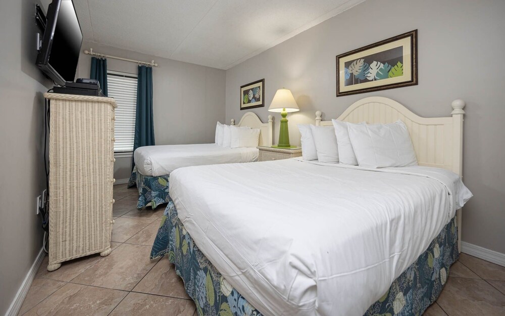 Island Winds East 301 3 Bedroom Condo