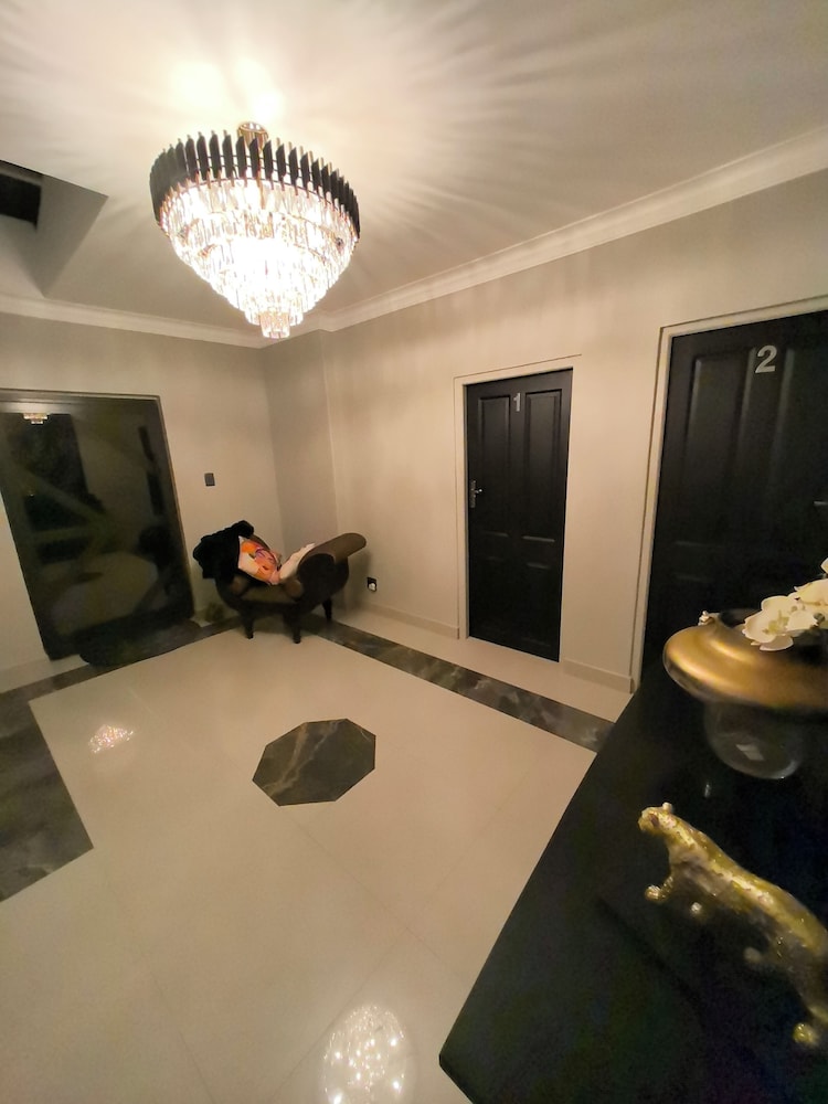 Bryanston Palms Accommodation