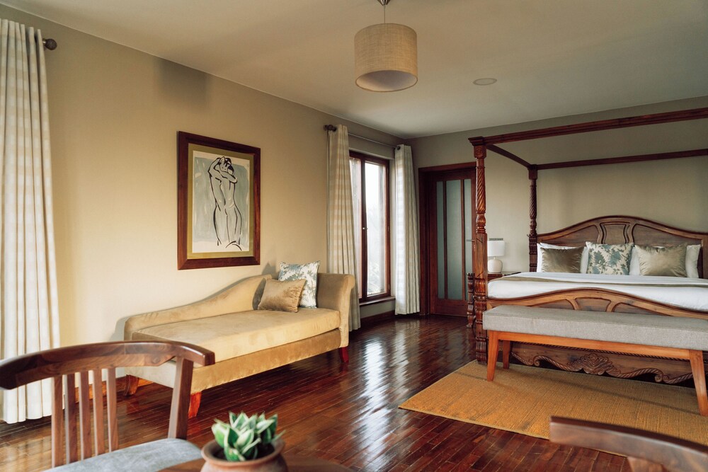 THE SCENERY RESIDENCE