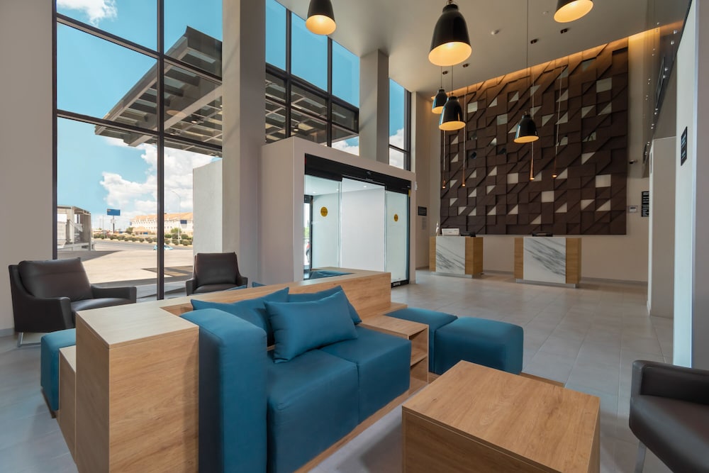 Hotel Highland Chihuahua - Image 1