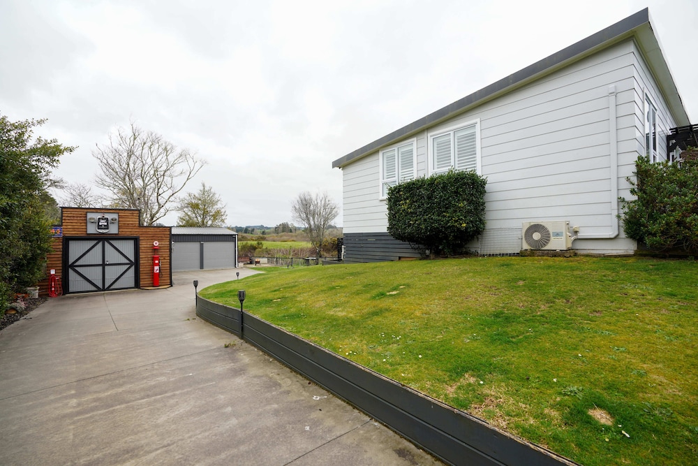 Kiwi Retreat By Aotearoa Escapes