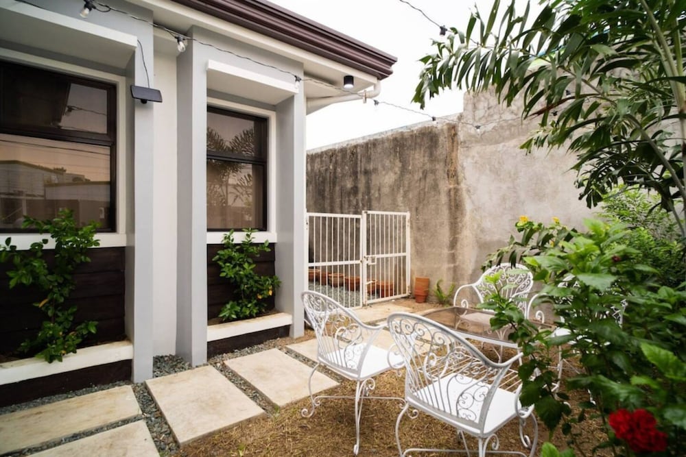 3bd Lux City Oasis LAS Pinas