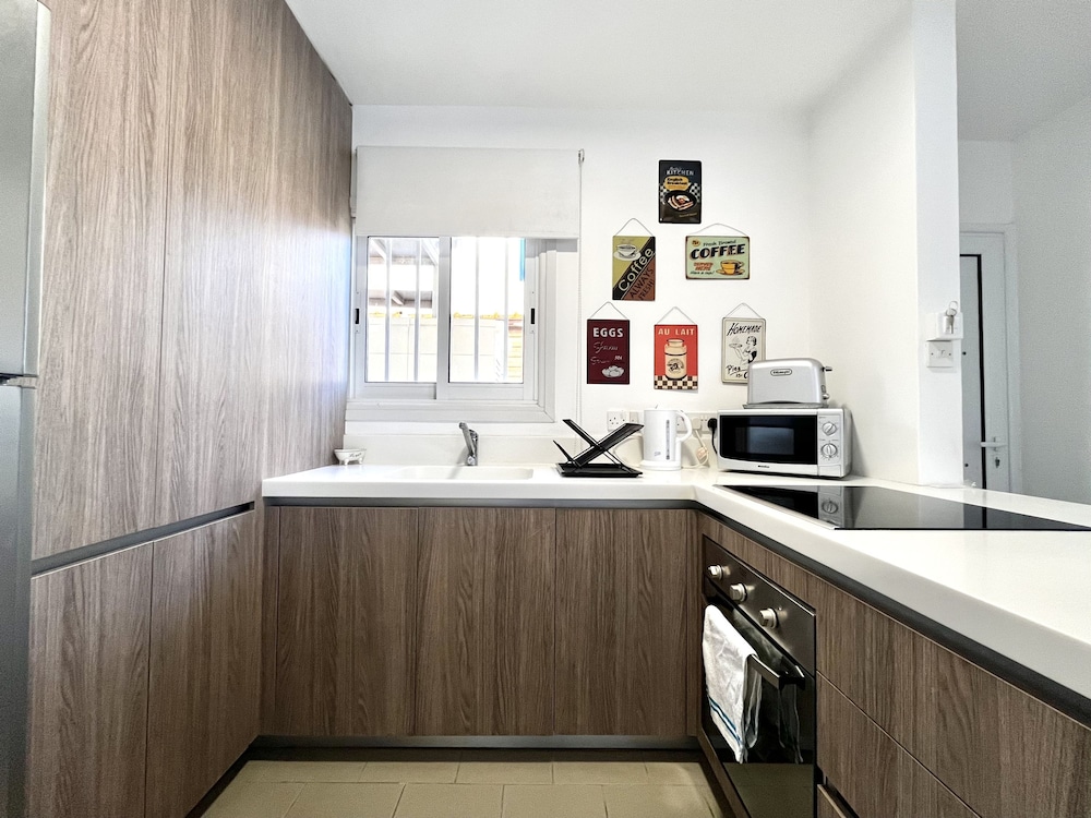 93 KAP - Stay Almyra House