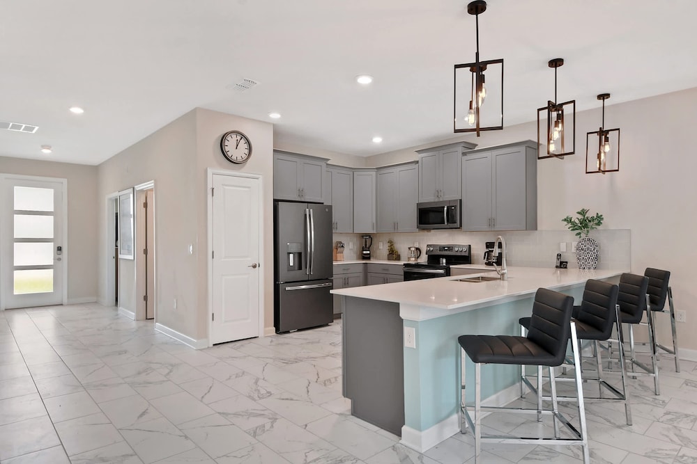 Home 9 Bed Pool Best Location Storey Lake