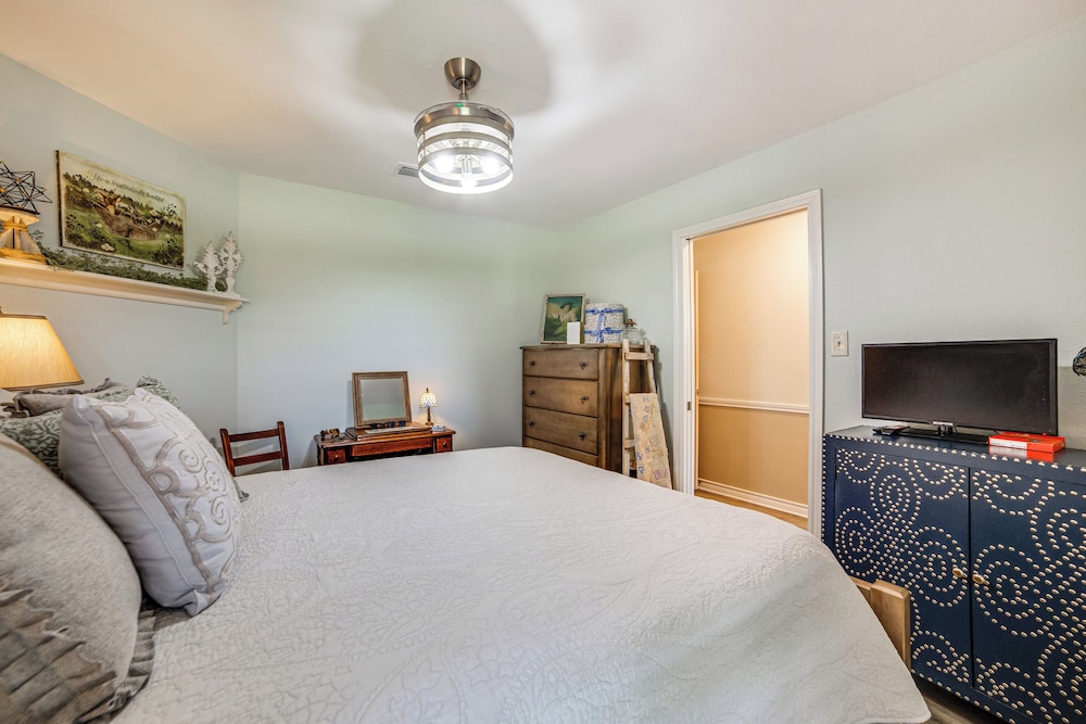 Tranquil Family Retreat: 4 Mi to Dtwn Winnsboro!