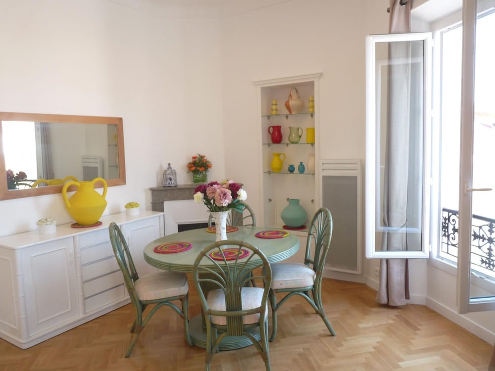 Two Bedrooms in the Center of Cannes 500 Meters From the Palais des Festival and the Croisette - 1934