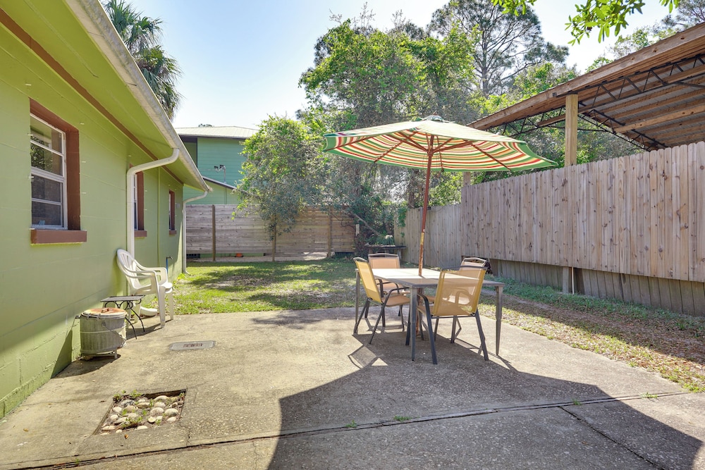 Walk to Beach: Cozy Port St Joe Getaway w/ Yard