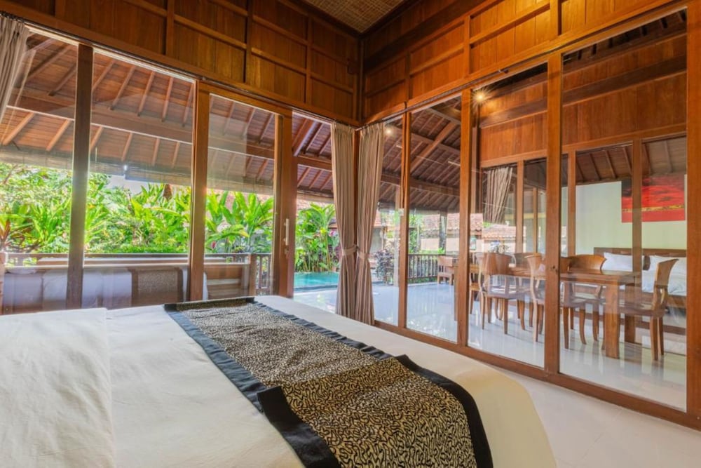 Sari Bamboo Bungalows