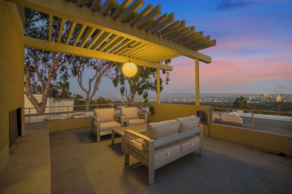Solara Point - Sunset to Skyline With Pool & Epic Views