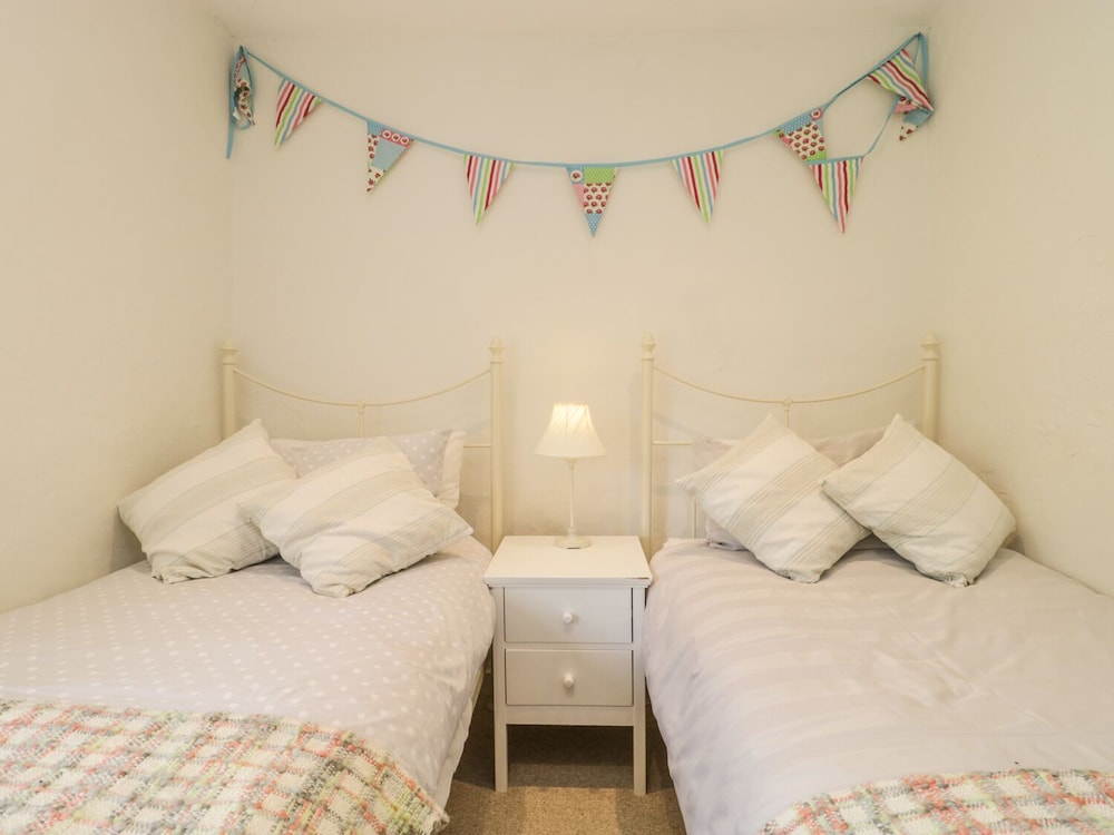 Apple Tree Cottage view 5