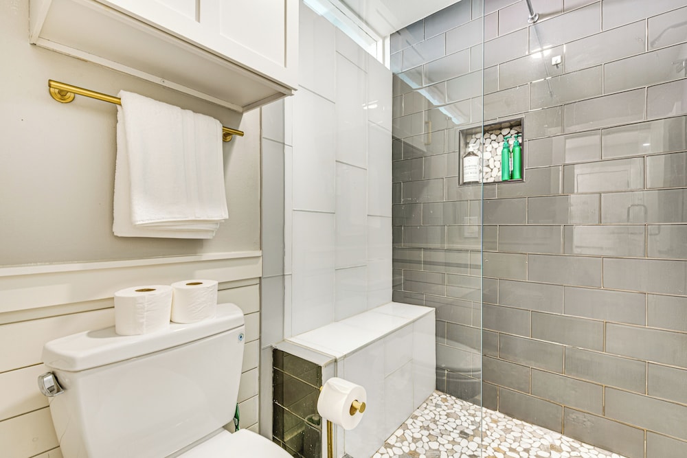 Access to Atlanta Beltline: Spacious Townhome