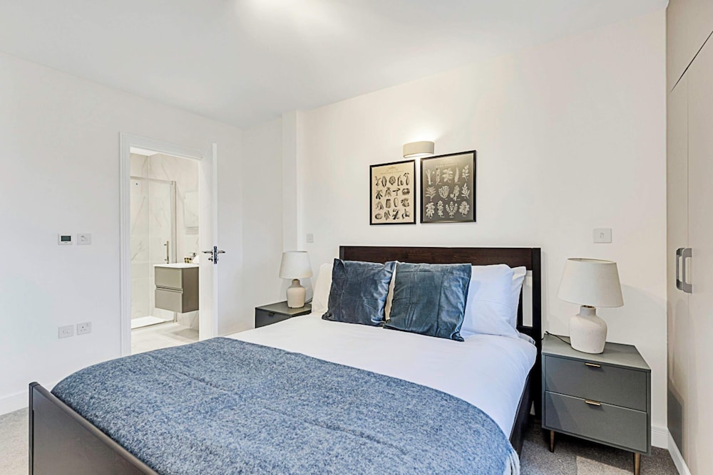 Chiswick Gem: 2 Bedroom Flat