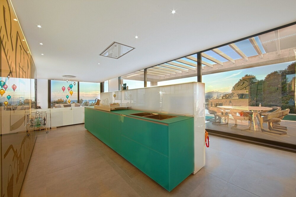 Villa in Marbella With Private Heated Pool