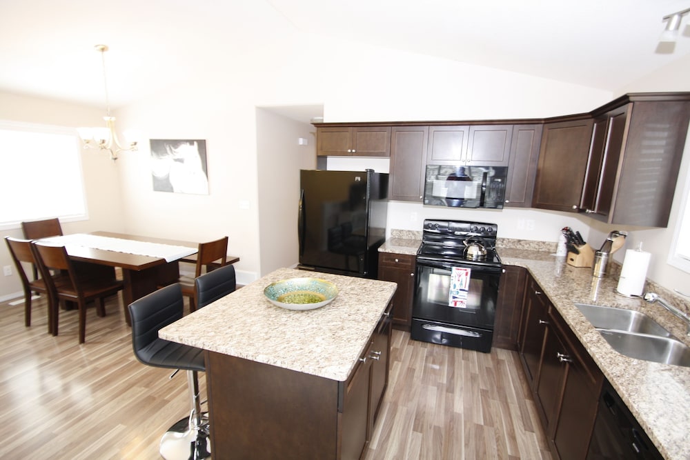 Hampton 3bd 2br near Airport
