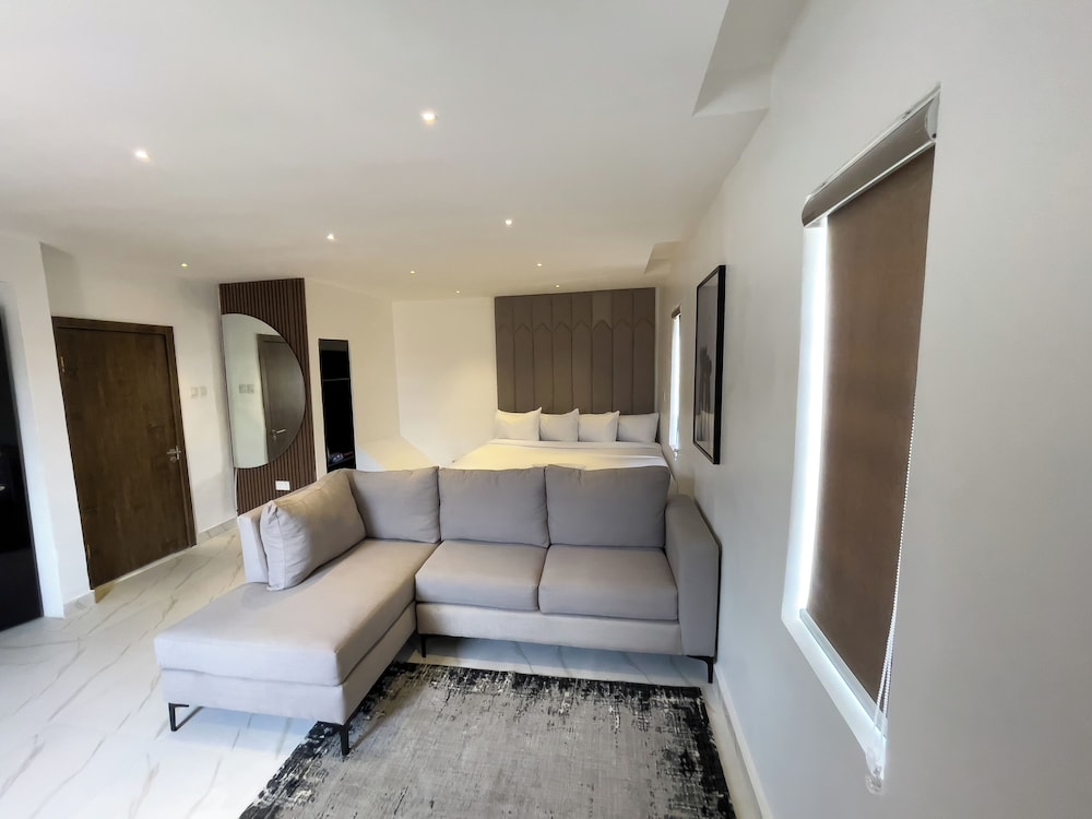 LUXE APARTMENTS