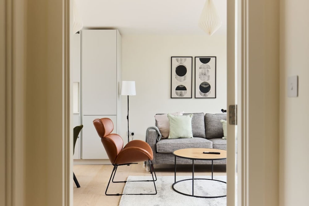 The East London Mile Quarters - Trendy 3bdr Flat With Balcony