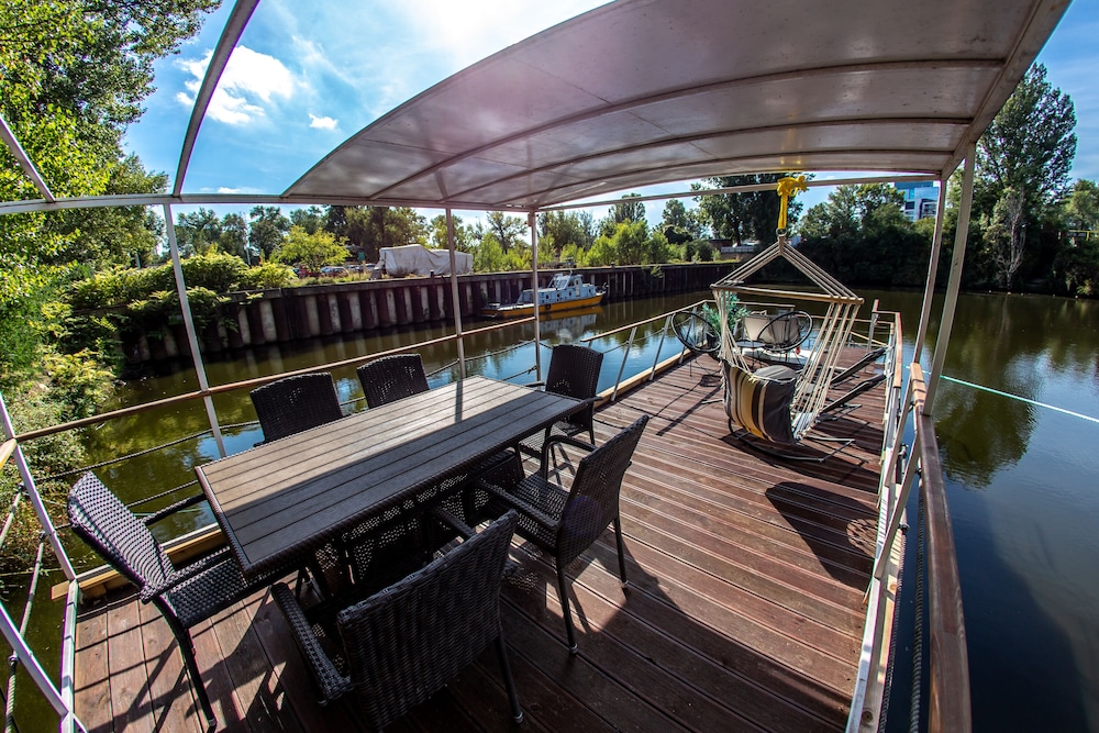 Prague Bay Houseboats