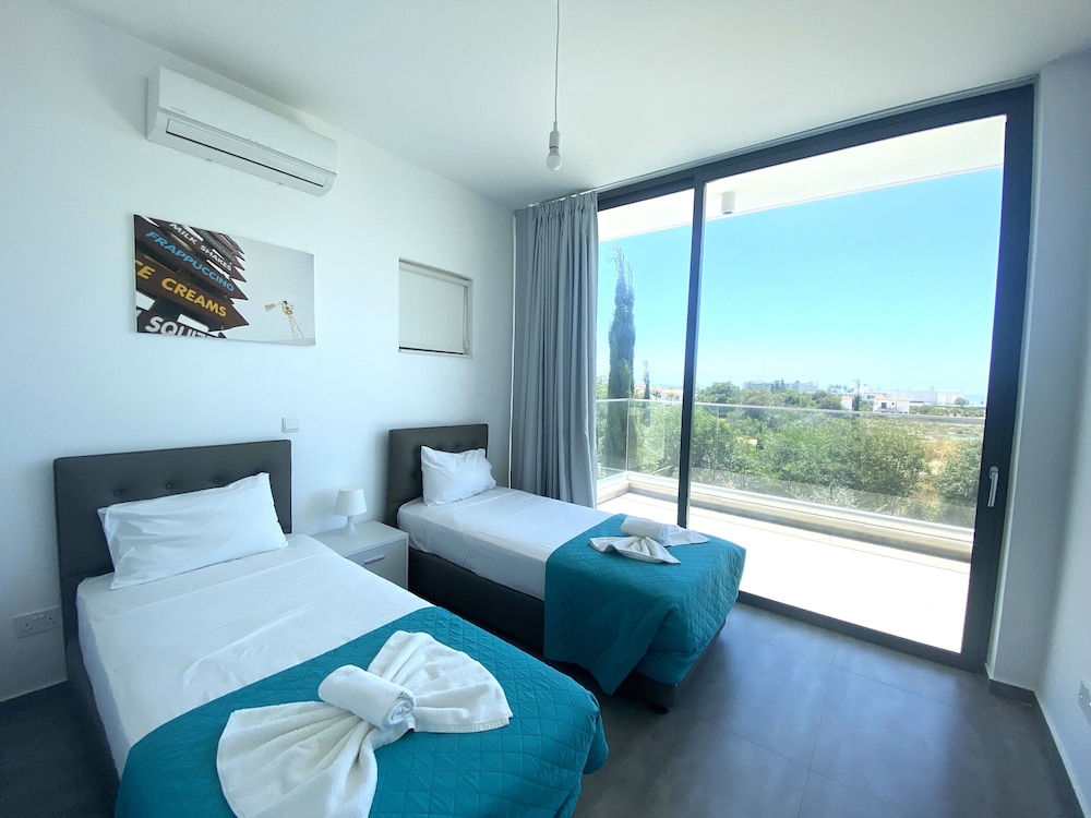 Ayia Napa Nissi Pearl Villas