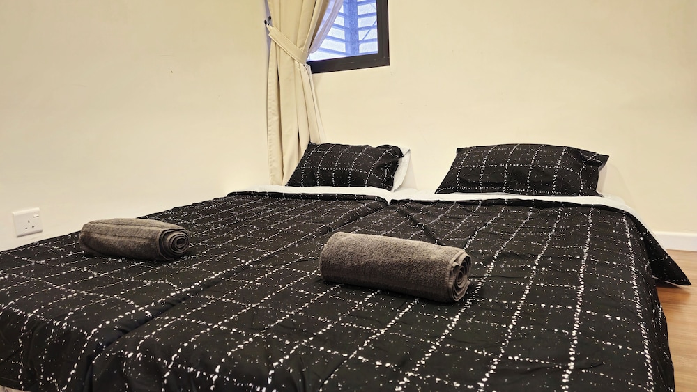 Millerz Square Family Rooms by TwoFive