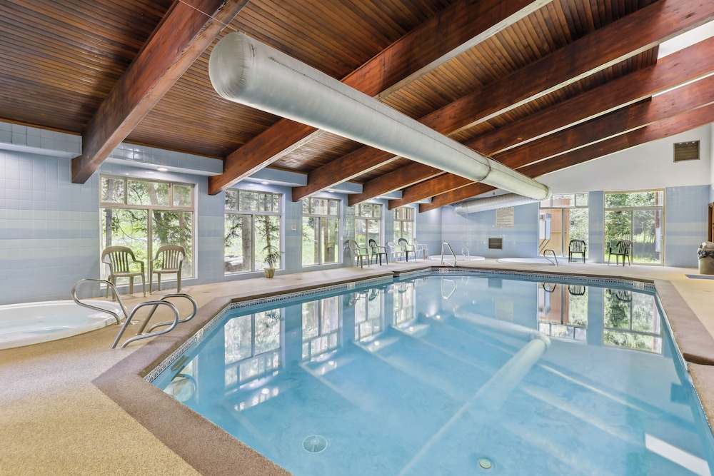 Cozy Winter Park Condo: Bike, Ski, & Hike!