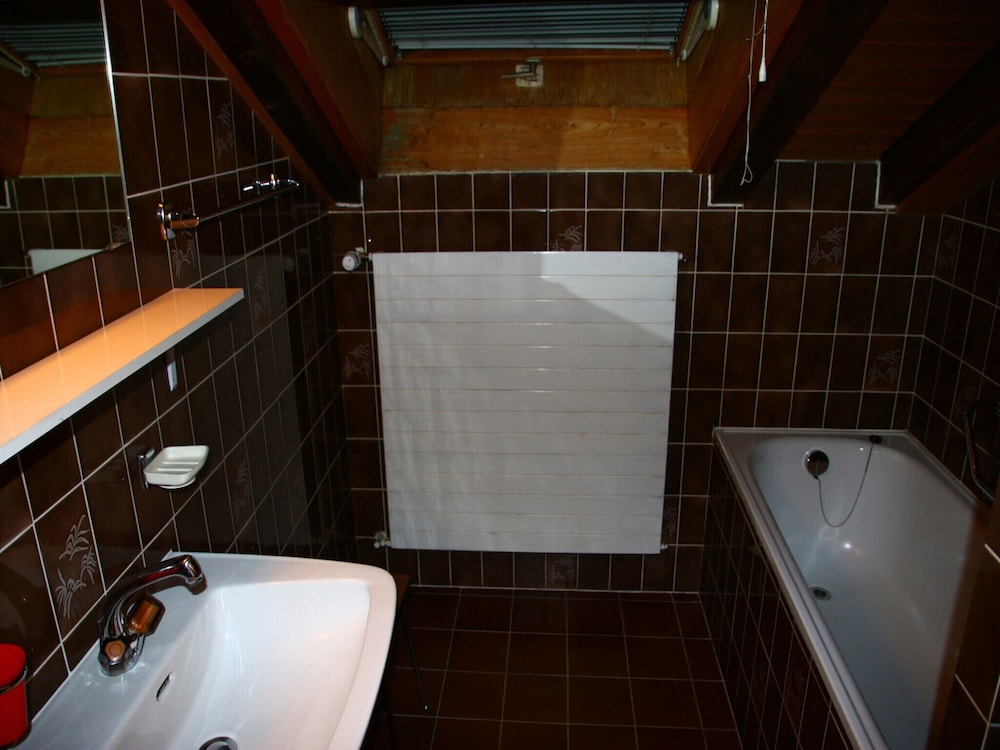 Peaceful Apartment With Amenities