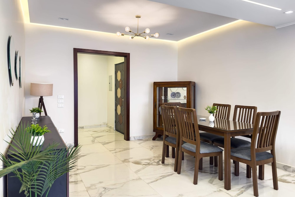 Xuru Stays I The 2bdr Emerald Pearl @ Heart of Heliopolis