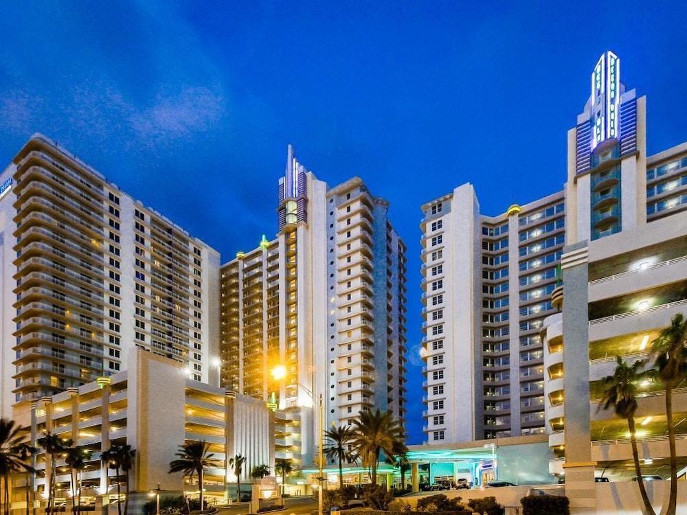 Ocean Walk 2430