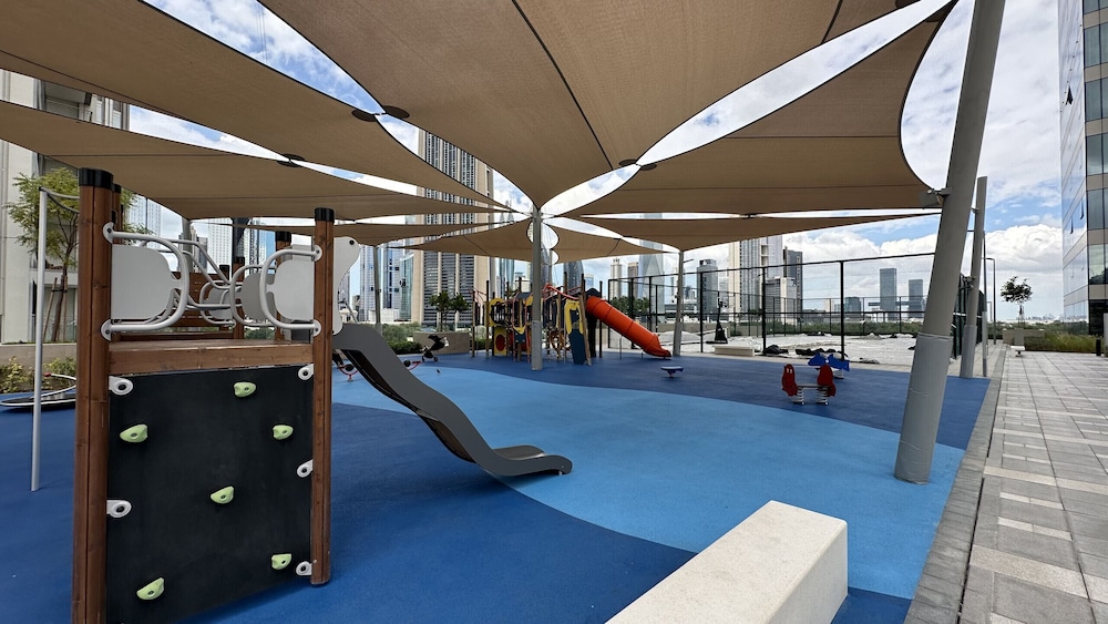 Easygo- Sky High 1bdr Downtown Views 03