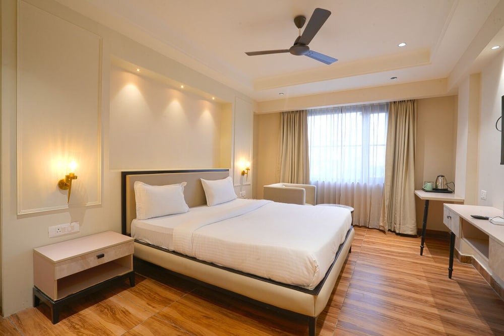 Hotel Square 36
