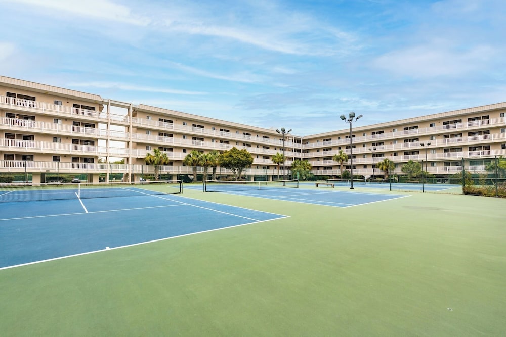 Aqua Vista Retreat 2 BDR in Spectacular Resort! view 4