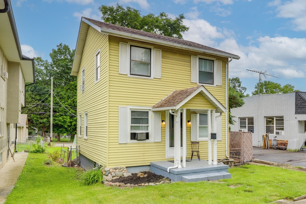 3 Mi to Dtwn: Dog-friendly Retreat in Dayton