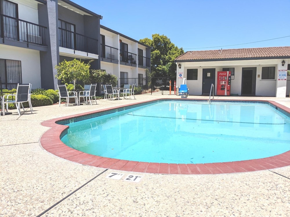 Morgan Hill Vacations - Quality Inn Suites South San Jose / Morgan Hill - Property Image 25