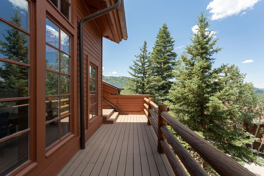 Stag Lodge at Deer Valley Resort - Three Bedroom Residence with Spa #9 3 Condo