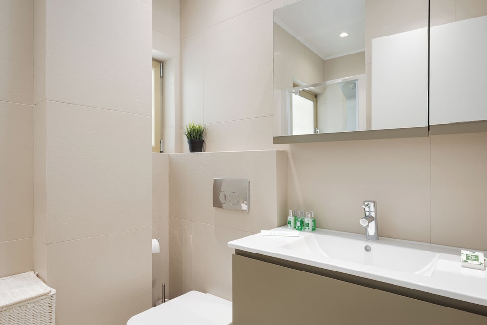 Vouliagmeni Serenity Residence