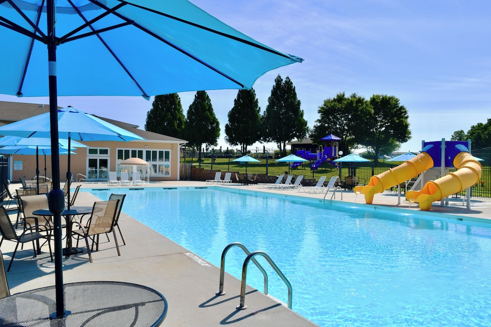 Smith Mountain Lake Retreat w/ Resort Amenities!