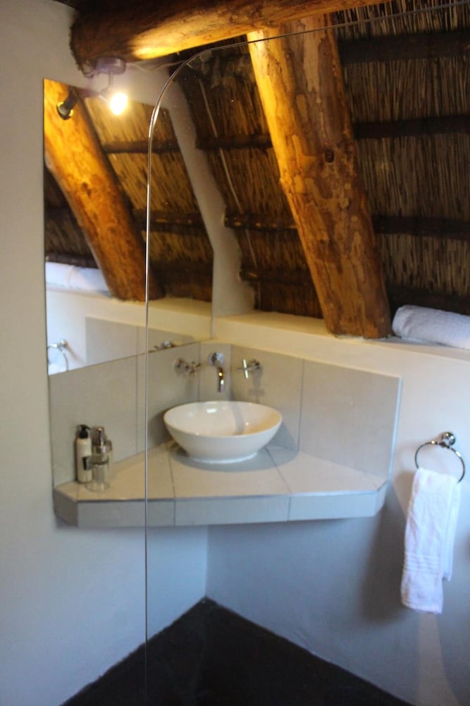 Ko-Ka Tsara Bushcamp