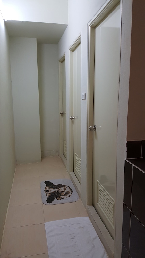 Bangkok Check Inn - Hostel
