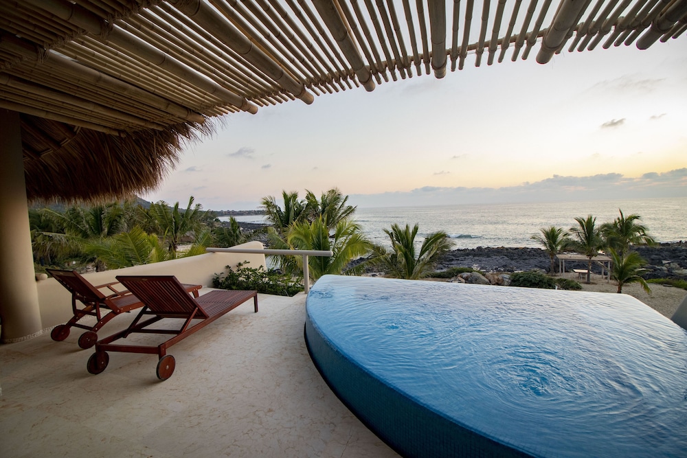 Punta Majahua Condos
