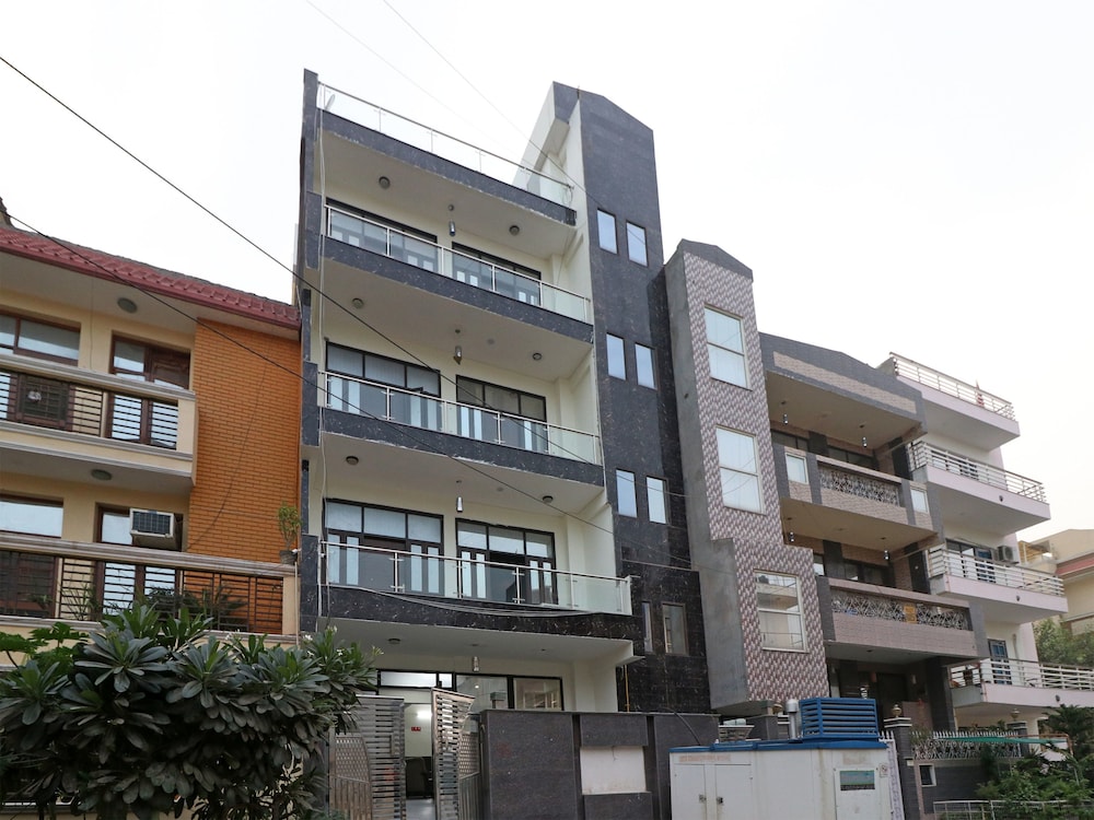 OYO 10172 Dhruv Residency