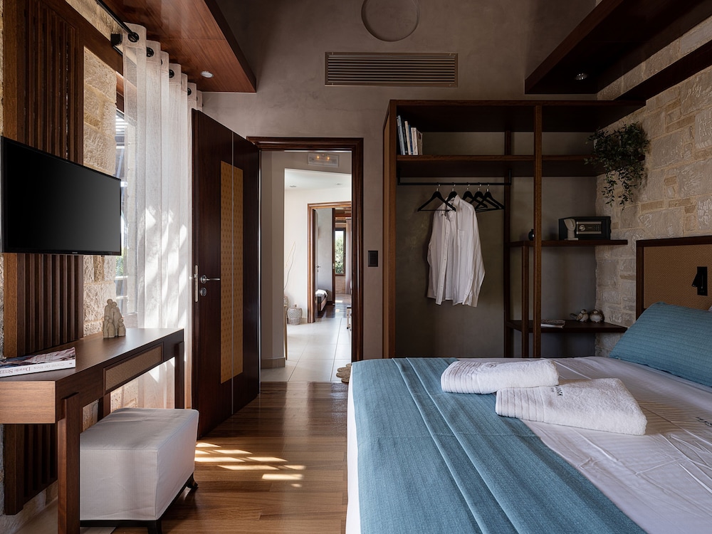 Villa Peacock with Spa Facilities view 5