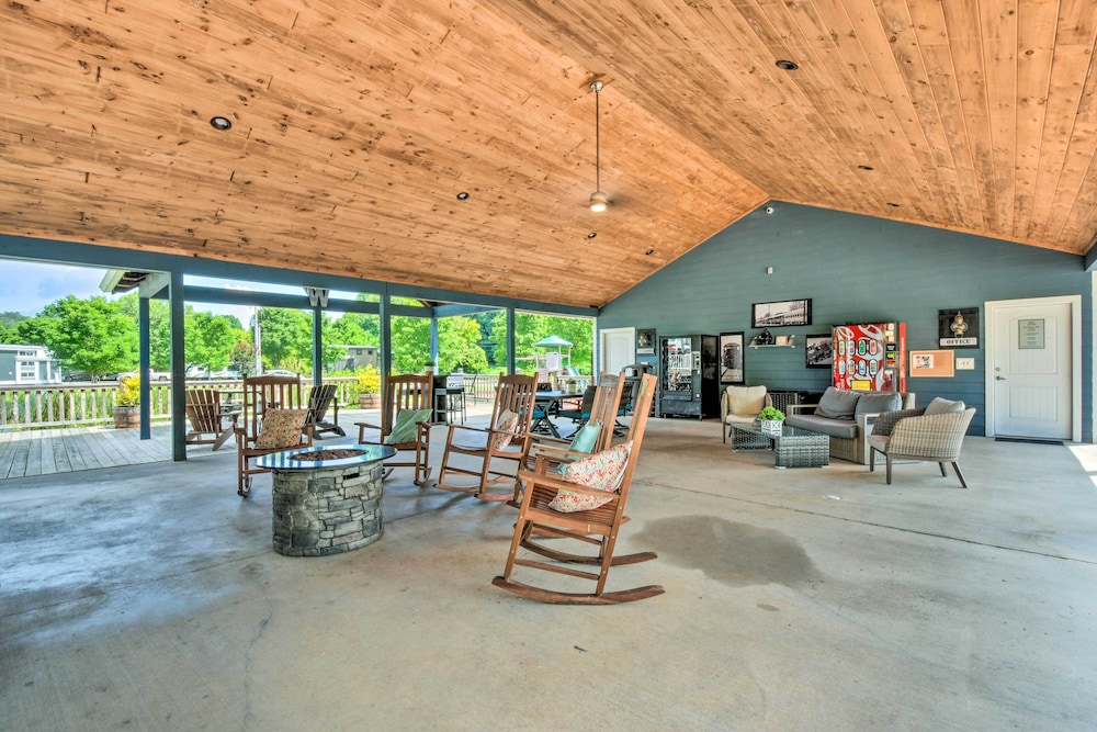 Lakeside Tiny Home Retreat w/ Pool & Hot Tub
