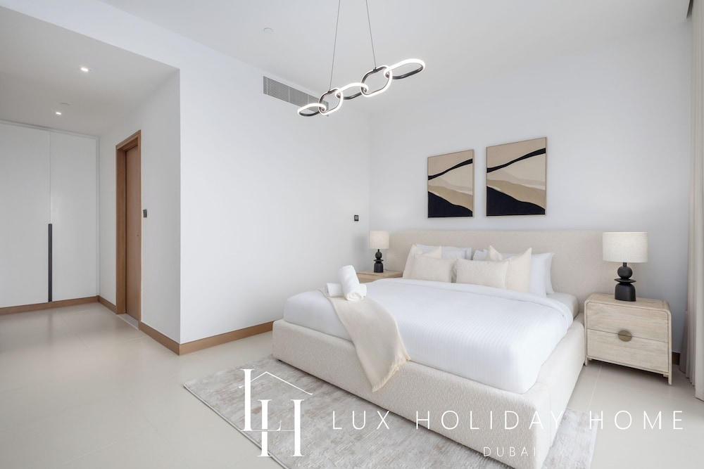 LUX The Vida Marina Residence