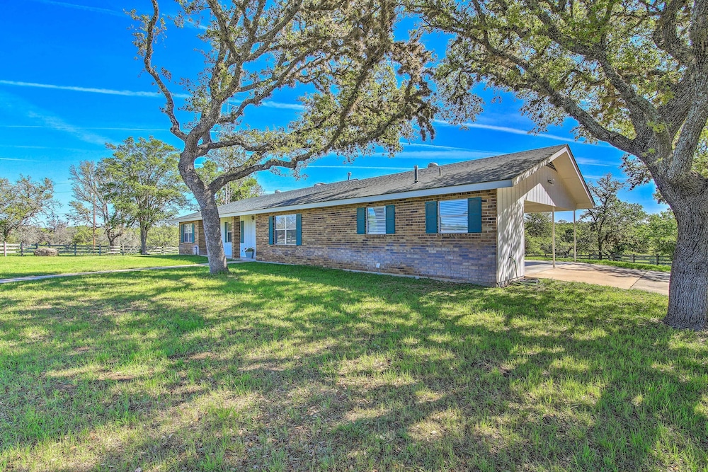 Historic 'hoffmann Ranch Haus' Near Wineries! view 2
