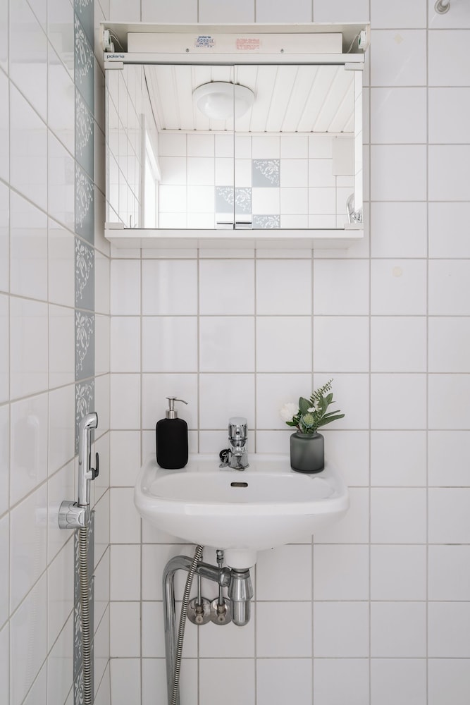 Renovated Top Floor Studio in Kallio