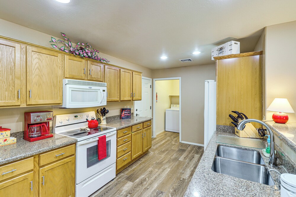 Pinetop Lakes Golf Club Cabin w/ Central A/C