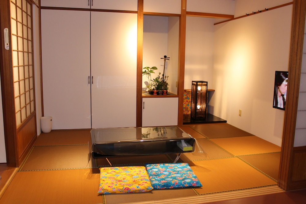 Pension Nakijin Marunakaya