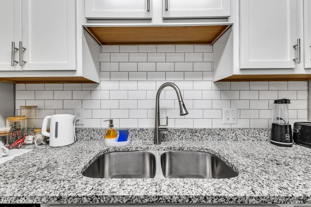 King 2BR Suite in Research Triangle Park