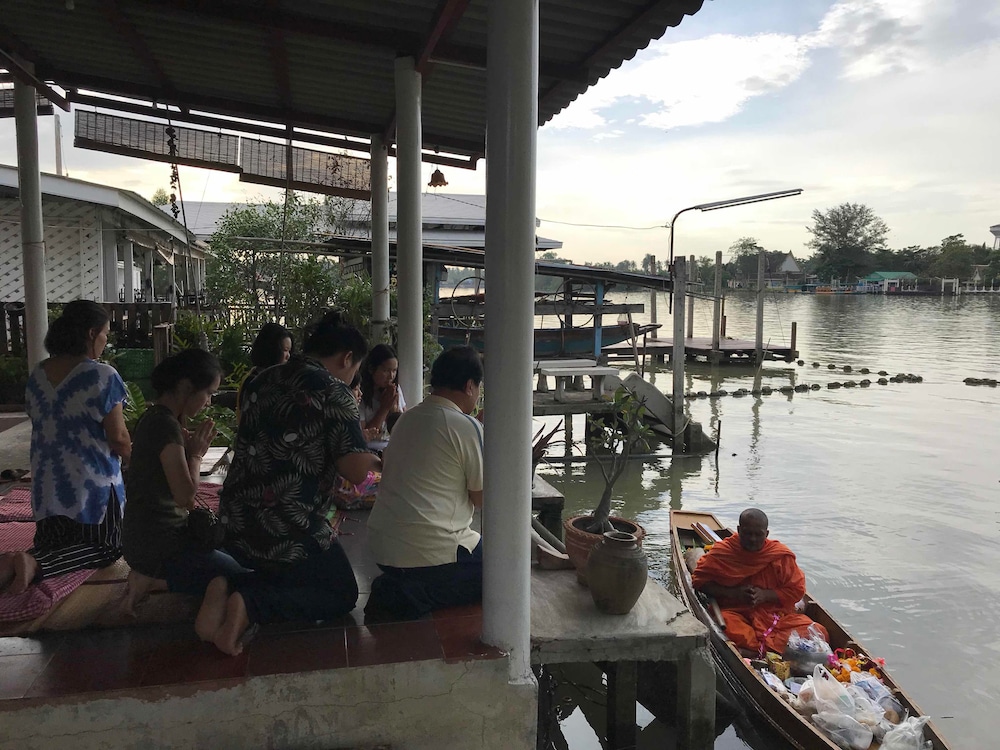 Se Sun Amphawa