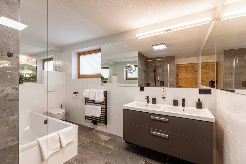 Zugspitz Suites Lermoos by ALPS RESORTS