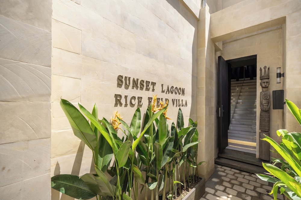 Sunset Lagoon Rice Field Villa